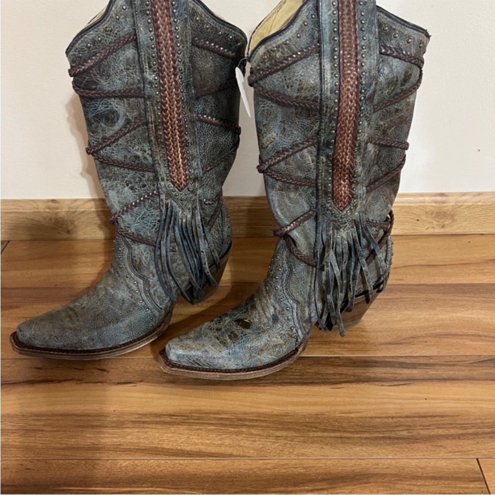 Beautiful rare Corral boots! Worn once.. absolutely perfect…